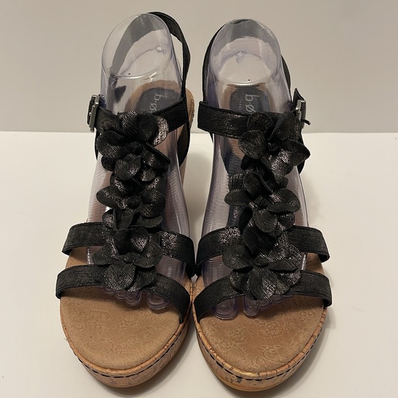 B.o.c Cork Wedge Sandals Women’s 11 M Black Flowers Metallic Buckle Closure - Picture 8 of 11